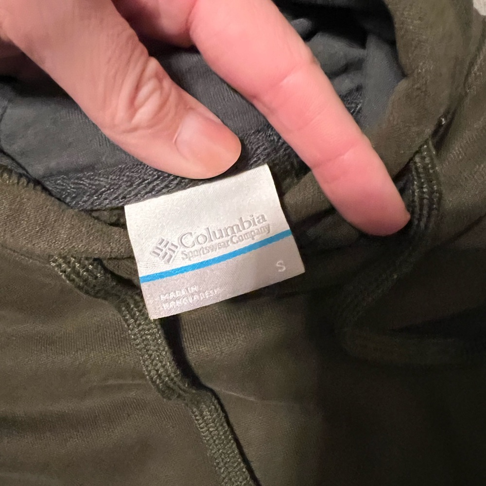 Columbia Hoodie - Picture 3 of 3